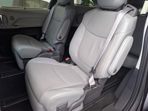 Toyota Sienna 2.5 Limited At hibrida