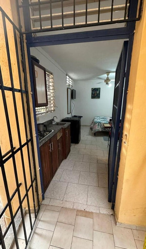 Alquiler Estudio Amueblado Ubicado En Gazcue, Próximo Al Parque Independencia.