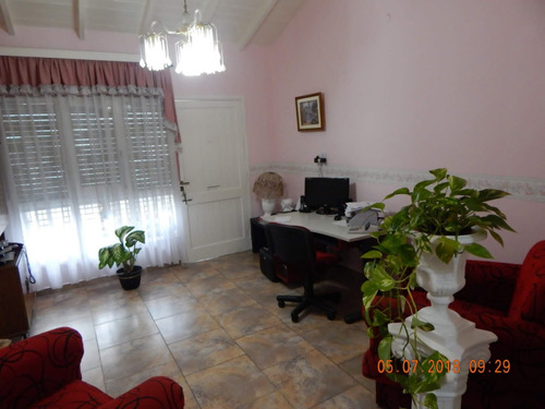 Imagen 2 de 14 de Casa Venta Isidro Casanova