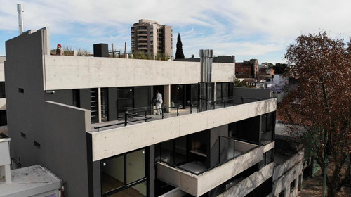 2 Amb : S/ Boulevard : Ampl Patio : Diseño Y Calidad