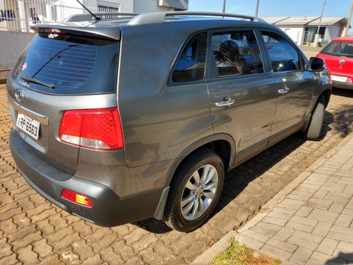 Imagem 2 de 7 de Kia Sorento 2011 2.4 Ex 5l 4x2 Aut. 5p