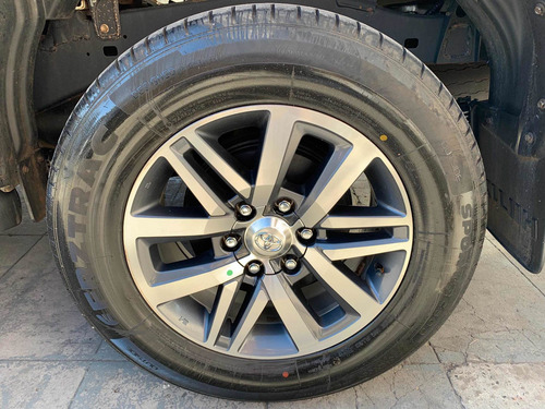 Imagen 11 de 11 de Toyota Hilux 2017 2.8 Cd Srx 177cv 4x4 Automania