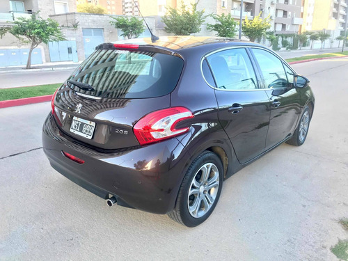 Peugeot 208 1.6 Feline 2014
