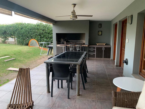 Imagen 7 de 23 de Casa En Venta De Cuatro Dormitorios, La Estanzuela, Córdoba
