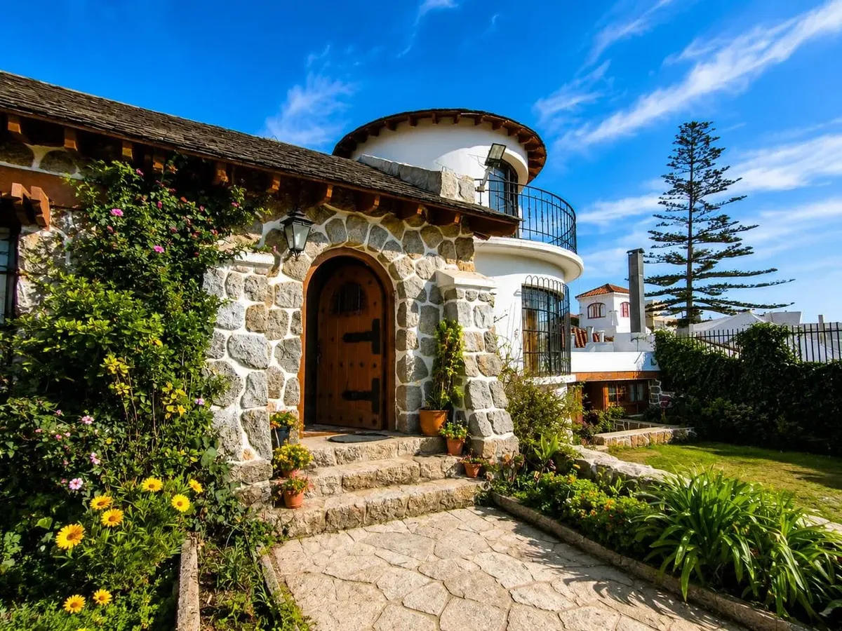 Imagen 2 de 24 de Venta De Hermosa Casa De Piedra En Algarrobo