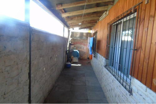 Hogar Ideal En Peñaflor: 3d/1b Y Amplio Terreno