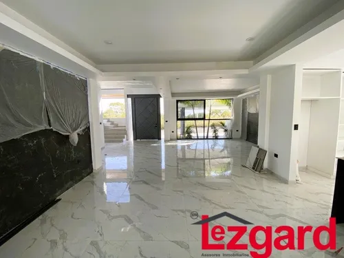 Esta Casa Ha Sido Cuidadosamente Diseñada Para Combinar La Belleza Estética Con La Funcionalidad. Cada Rincón De Esta Propiedad Refleja Una Atención Meticulosa A Los Detalles, Desde Los Acabados De Al