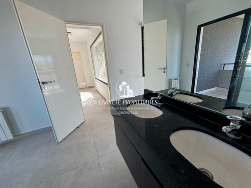 Venta Casa 4 Ambientes Con Pileta. Lista Para Mudarte! Santa Elena