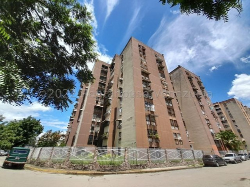Imagen 1 de 17 de Vendo Apartamento En Los Nísperos Turmero, Código 23-7249 Carlos M. 04243535083