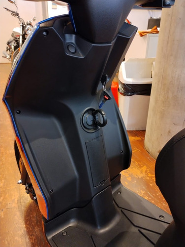 Imagen 9 de 17 de Nuevo Scooter Aprilia Sr 160 Azul Inyección Abs