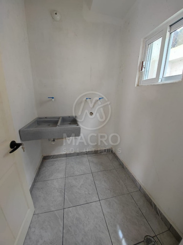 Casa En Venta En Col. Vicente Guerrero Cerca De Plaza Atrios Con 3 Recamaras