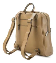 Comprar Mochila Bolsillo Frontal Correa Regulables Dama Lincolns Color Tostado Diseño De La Tela Liso
