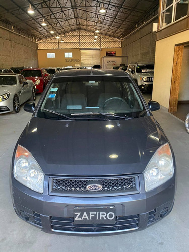 Ford Fiesta Max Ambiente Plus - Año 2010