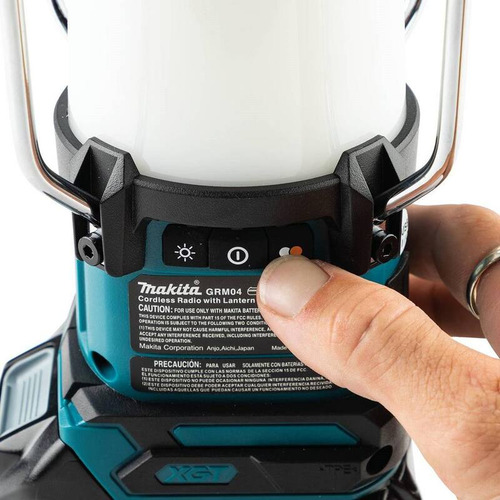 Makita Lámpara Inalámbrica Xgt Máx. De 40v Con Radio Grm04
