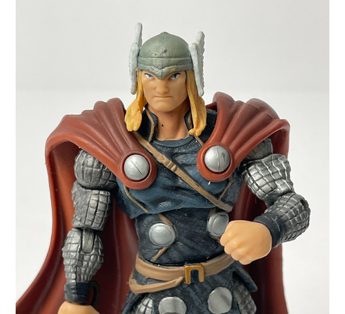 Thor Figura Hasbro Marvel Universe 3.75 (Usado)