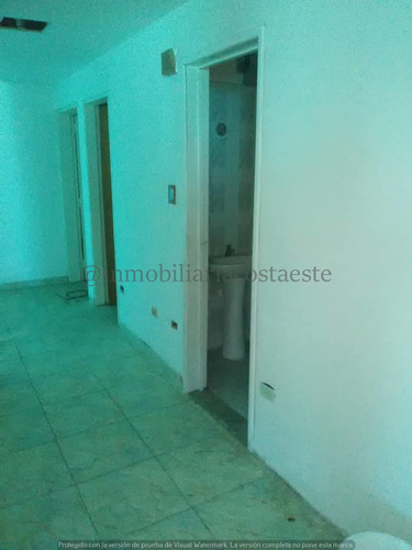 Imagen 6 de 8 de Alquiler Oficina En Catia La Mar Ref 450