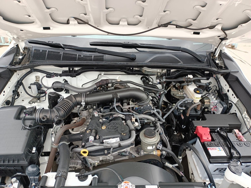 Imagen 10 de 15 de Toyota Hilux 2018 2.7 Cabina Doble Sr Mt
