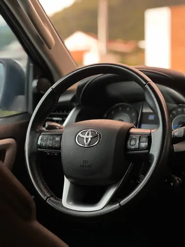 Toyota Fortuner SW4 XROAD 4x4 2.8l