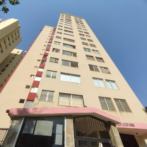 Venta De Apartamento En Las Chimeneas, Valencia. Inmobiliaria Maggi 1860