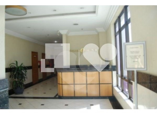 Imagem 3 de 21 de Excelente Sala Comercial Desocupada, Em Avenida Movimentada. - Reo427056