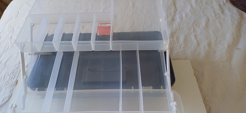 Caja Plástico Colombiano Poco Uso. 3 Pisos. C Manija. Plateado (Usado)