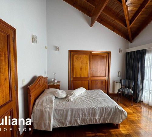 Casa Impontente Seis Ambientes Con Pileta - Quilmes