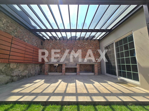 Exclusiva Casa En Venta En Lomas Del Sol: Comodidad Y Ubicación Inmejorable