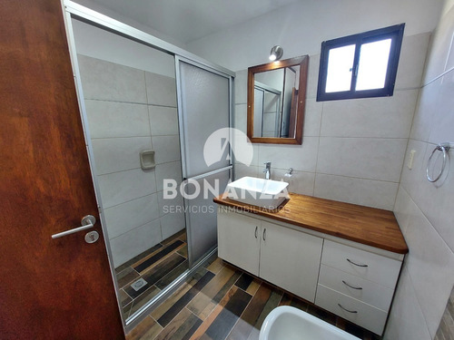 Casa En Venta A Estrenar En Punta Colorada, Piriápolis. Con Piscina, A 250 Metros De La Playa.