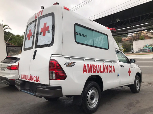 Toyota Hilux Ambulancia 2.8 Tdi Cab. Simples Chassis 4x4 2p