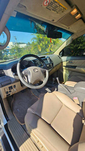 Toyota Hilux SW4 3.0 Srv 5l 4x4 Aut. 5p