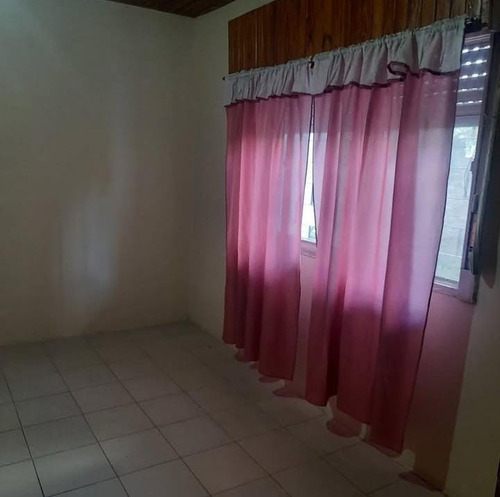 Casa Con Dos Dormitorios.