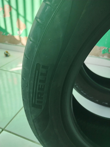 Vendo Dois Pneus Seminovos Aro 17