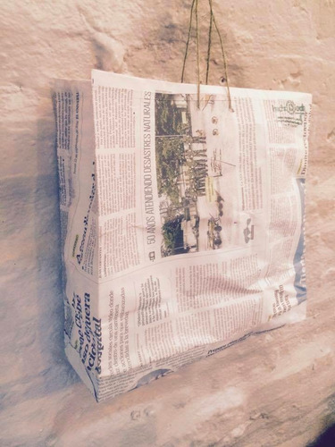 Imagen 3 de 4 de Paquete 10 Bolsas Reciclada De Periódico