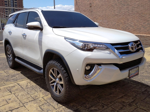 Imagen 8 de 17 de Toyota Fortuner Dubai Vx.r+