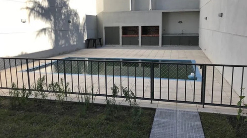 Gran Ambiente A Balcón Aterrazado Con Parrilla Propia, Baño Completo, Cocina Con Barra Gran Ambiente A Balcón Aterrazado Con Parrilla Propia, Baño Completo, Cocina Con Barra