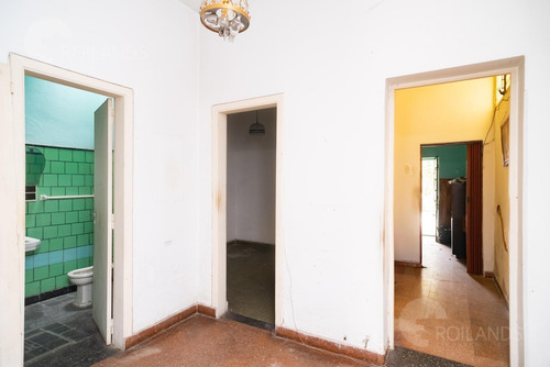 Venta Casa 3 Ambientes Con Patio Y Terraza, A Refaccionar En Villa Bosch
