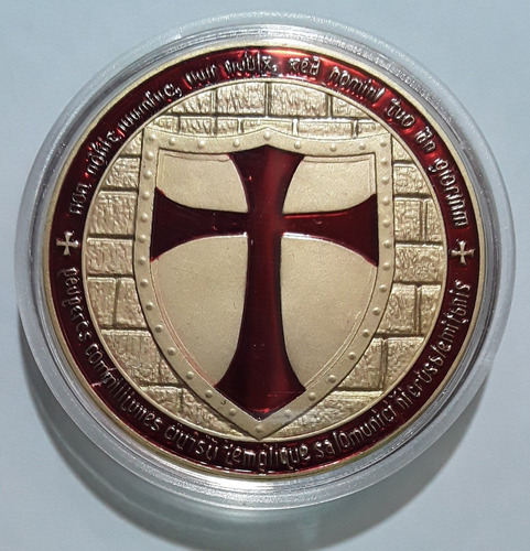 Medalla Esmaltada De Los Caballeros Templarios Dorada