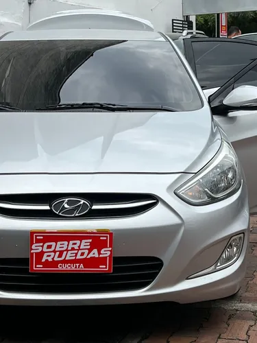 Hyundai Accent 1.3 Gl 5 p