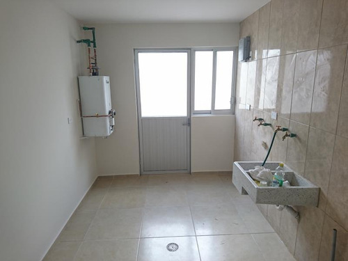 Imagen 4 de 11 de Casa Sola En Venta Jardines Del Country