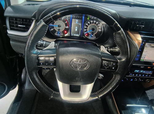 Toyota Hilux SW4 SRX Diamo. 4x4 2.8 TB Die Aut.