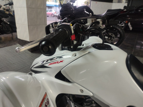 Imagen 7 de 13 de Honda 300