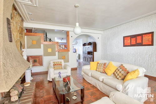 Casa Olivos 4 Ambientes Cochera Jardin Pileta
