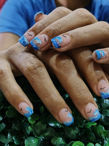 Servicio De Uñas , Manicure Y Pedicure