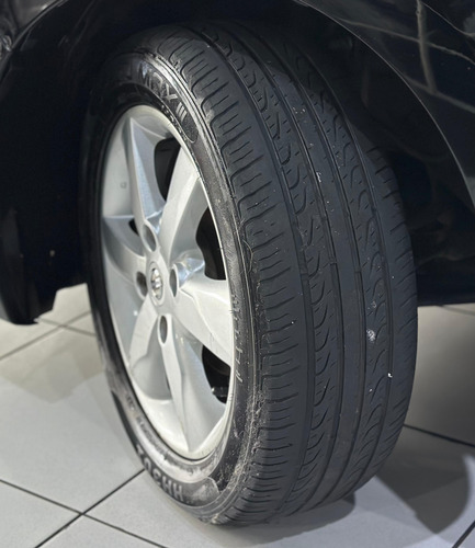 Nissan Tiida 1.8 Sl Flex 5p