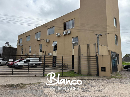 Local En Venta En Pilar, G.b.a. Zona Norte, Argentina