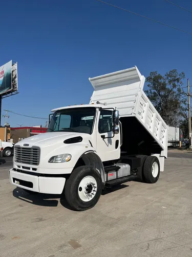 comprar Freightliner M2 Volteo De 7 Mts