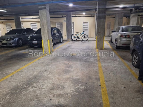 Bello Y Amplio Apartamento En Alquiler En Santa Eduvigis
