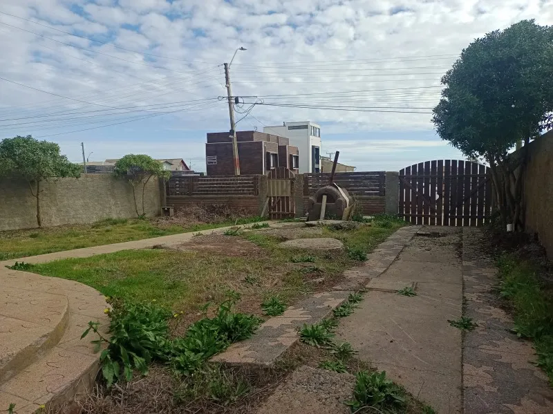 Imagen 2 de 20 de Gran Potencial!. Casa De 7d/2b Primera Línea En Pichilemu.