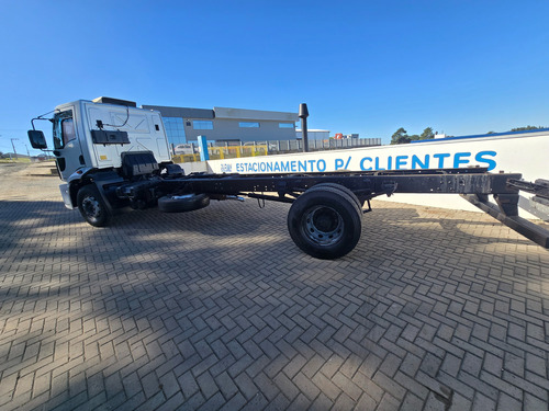 Caminhão Ford Cargo 1719 No Chassis Estava Trabalhando.