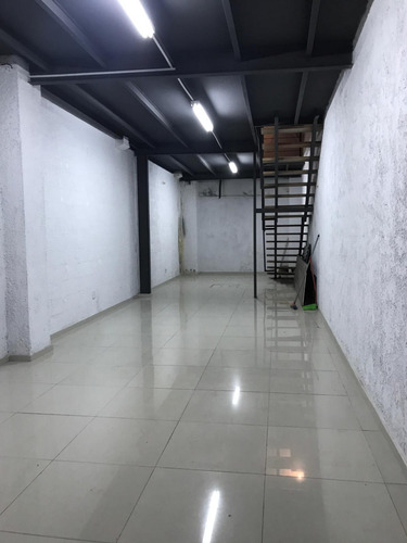 Oportunidad En Zona Mayorista Próximo Arenal Grande.